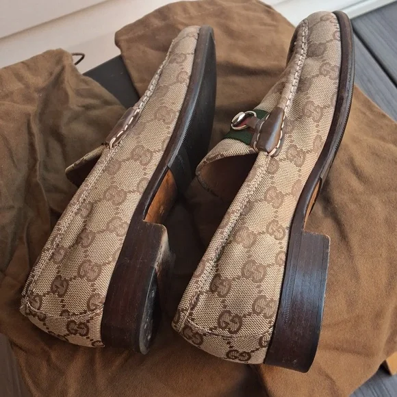 Gucci Beige Loafers with Green and Red Stripes - Picture 5 of 11
